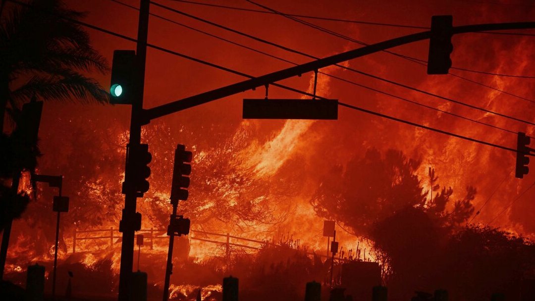 Incendies-à-Los-Angeles--des-vents-dévastateurs-fo_processed